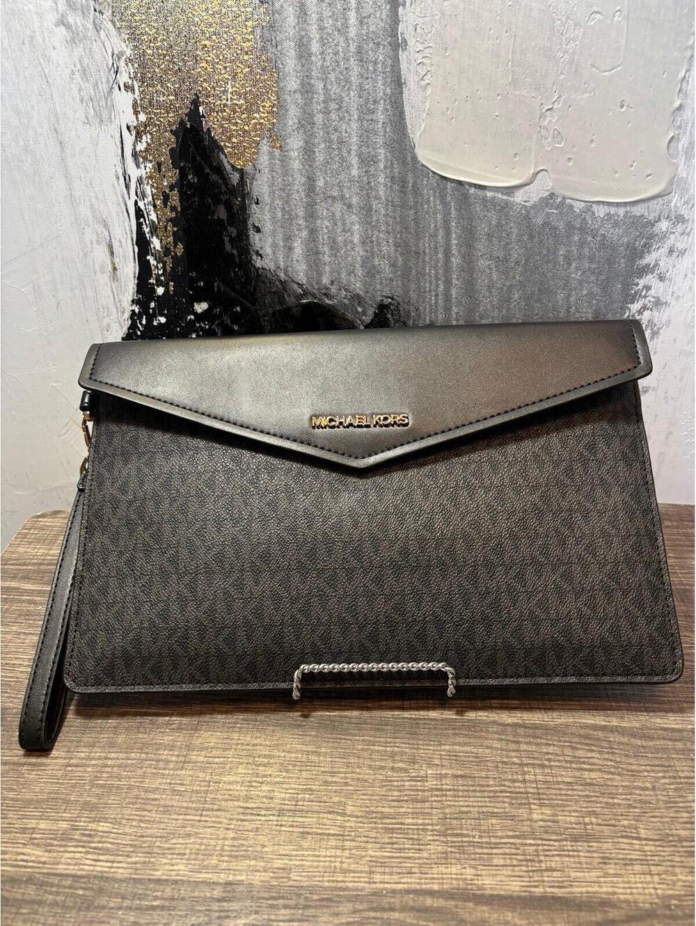 Michael Kors Wristlet